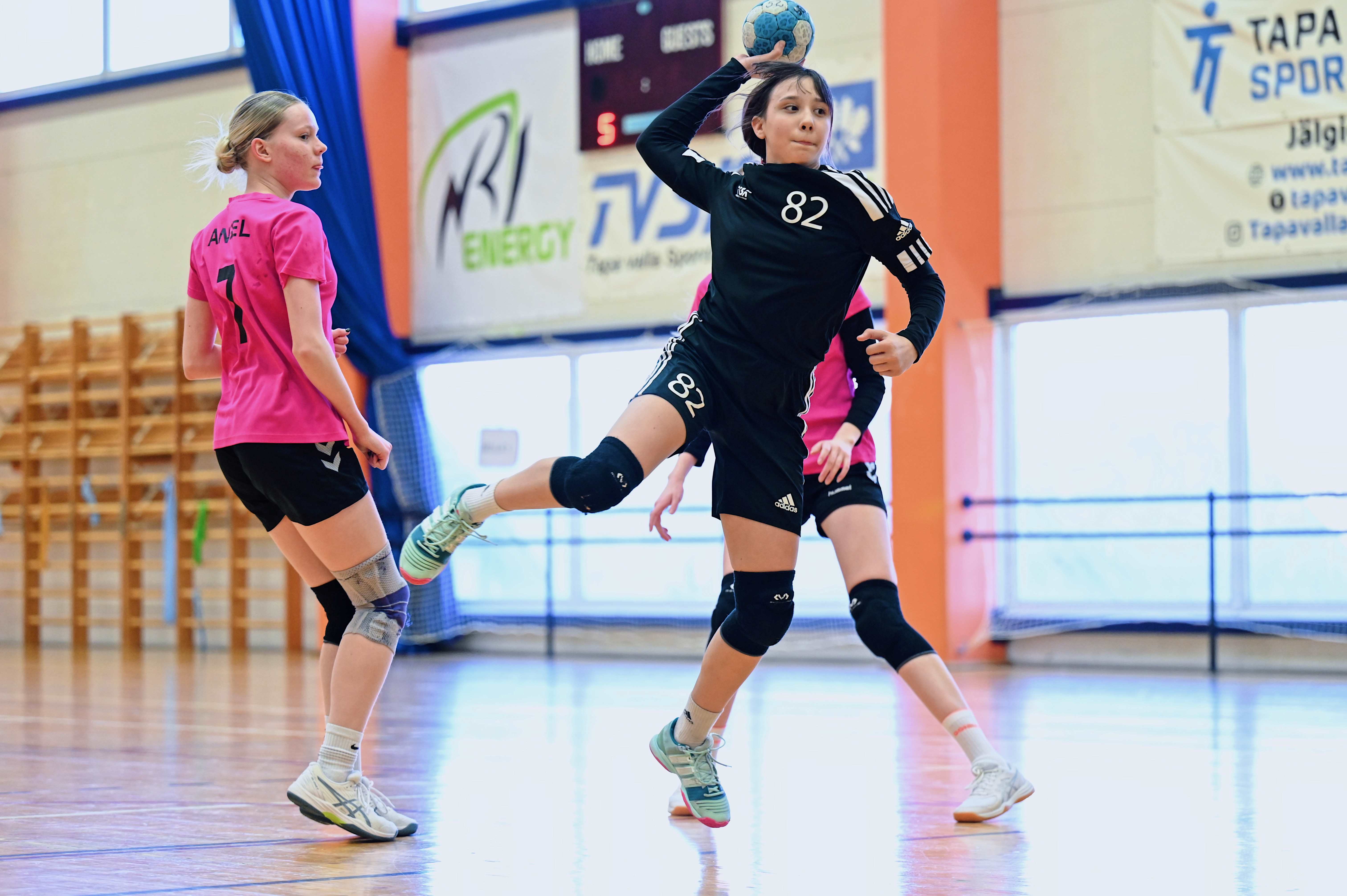 Tütarlaste C2 vanuseklassi 2024 Eesti meistrivõistlustel käsipallis on jäänud mängida veel viimane võistluspäev