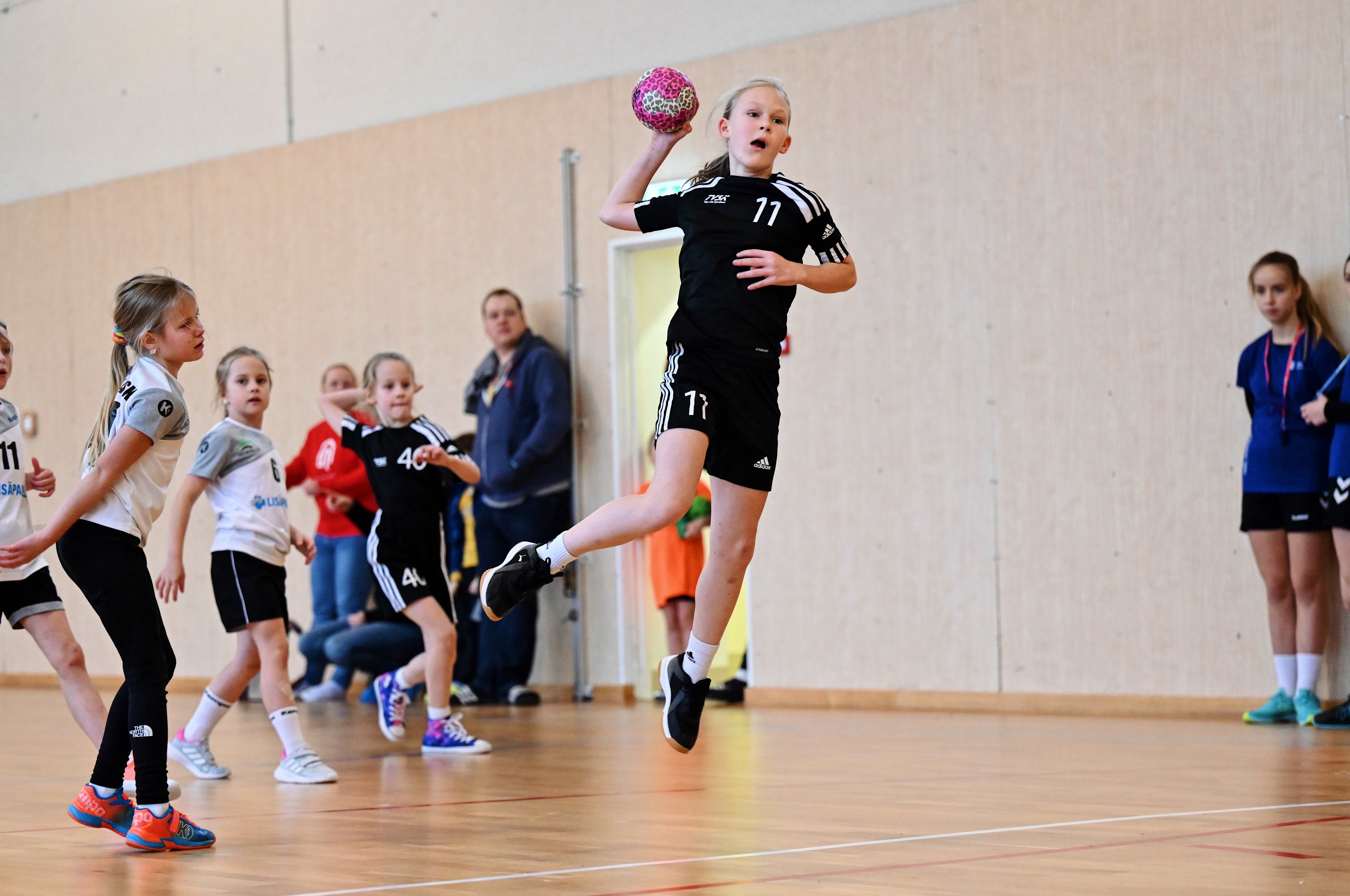 Vasalemmas alustati tütarlaste D2 vanuseklassi 2024 Eesti meistrivõistlustel I etapi mängudega